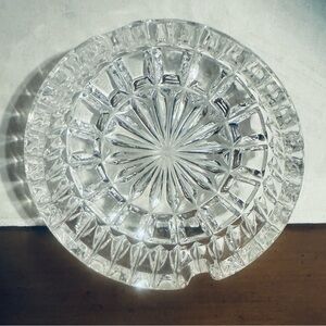Round crystal ashtray